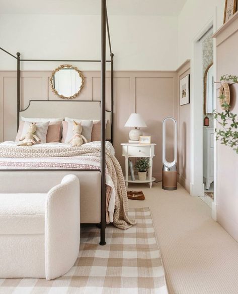 Benjamin Moore Meadow Pink - Interiors By Color Blush Bedroom, Big Girl Bedrooms, Kids Bedroom Inspiration, Traditional Bedroom, Big Girl Rooms, Pink Bedroom, Toddler Room, Benjamin Moore, New Room