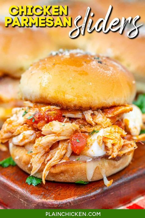 Slow Cooker Chicken Parm Sliders - chicken slow cooked in spaghetti sauce, garlic and Italian seasoning, topped with gooey mozzarella cheese, all nestled between toasted buns brushed with a savory garlic parmesan glaze. These sliders are a must-have for any gathering, whether it Slow Cooker Chicken Parm, Savory Recipes Dinner Ideas, Chicken Parm Sliders, Sliders Chicken, Chicken With Spaghetti Sauce, Parm Sliders, Plain Chicken Recipe, Parmesan Sliders, Chicken Parmesan Sliders