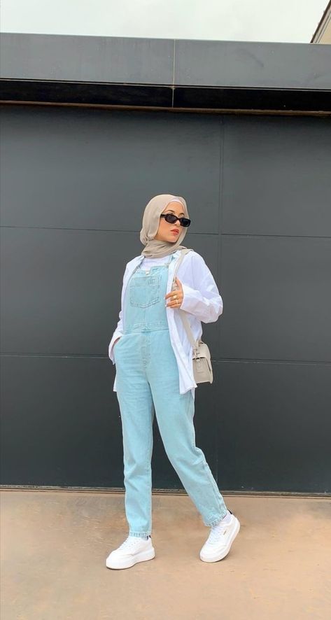 Jumpsuit Hijab Outfit, Jean Jumpsuit Outfit, Jumpsuit Hijab, Denim Jumpsuit Outfit, Jumpsuit Ideas, Lace Dress Outfit, Hijabi Outfit, Outfits Hijab, Cute Snacks