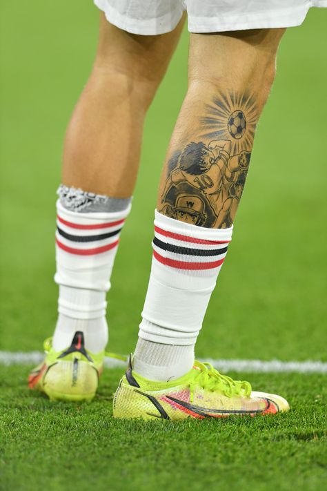 Tattoos Year, Skull Butterfly Tattoo, Soccer Tattoos, Football Tattoo, Sport Tattoos, Cartoon News, Card Tattoo Designs, Leg Art, Special Tattoos