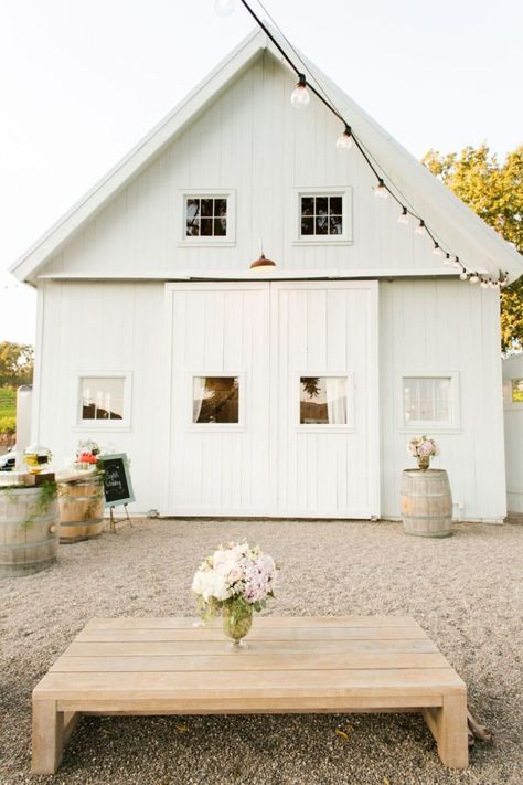 White Barn House, White Metal Building, White Pole Barn, Barn Ideas, Barn Makeover, Yankee Barn Homes, Backyard Barn, Mini Barn, Barn Plan