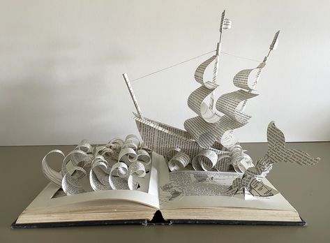 Deconstructed Book Art, 3d Book Sculpture, Book Sculpture Ideas, Book Sculptures, Book Art Sculptures, Bookshelf Art, Old Book Crafts, Paper Cut Design, Upcycle Books