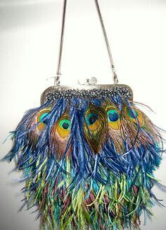 Peacock feather purse Peacock Fashion, Hand Bags Ideas, Peacock Purse, Peacock Gifts, Black Pinterest, Crossbody Bag Pattern, Bead Bag, Peacock Theme, Bags Ideas