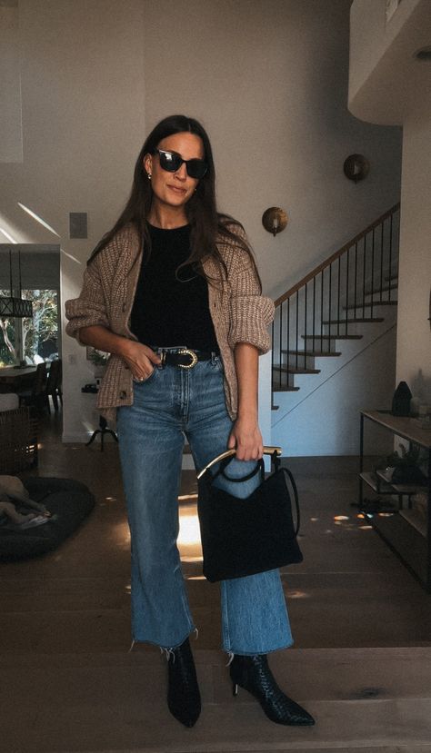 Fall Layers Outfits Casual, Basics Outfit Aesthetic, Black Mom Jeans Outfit Winter, Nuuly Outfit Ideas, 60 Degree Weather Outfit Fall Casual, Alyssa Beltempo Style, Fall Outfits With Black Boots, Madewell Aesthetic, Pre Fall 2024