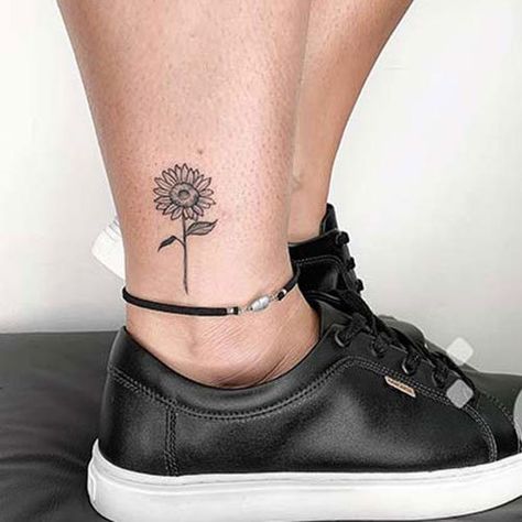 Sunflower Mandala Tattoo, Butterfly Thigh Tattoo, Sunflower Tattoo Ideas, Sunflower Tattoo Simple, Sunflower Designs, Floral Thigh Tattoos, Ankle Tattoos For Women, Women Tattoos, Daisy Tattoo