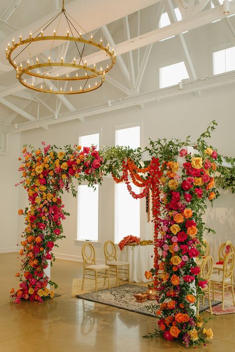 Colorful Indian Wedding - Indian Western Fusion Wedding Indian Wedding Color Schemes, Indian Floral Decor, Colorful Indian Wedding, Asian Fusion Wedding, Western Wedding Decorations, 2026 Wedding, Orange Weddings, Indian American Weddings, Hindu Ceremony