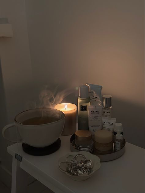 Night routine, neom, rituals Calming Night Aesthetic, Hygge Night Routine, Night Self Care Aesthetic, Night Routine Aesthetic Photo, Self Care Night Routine Aesthetic, Cozy Night In Aesthetic, Nighttime Routine Aesthetic, Self Care Night Aesthetic, Night Skincare Aesthetic