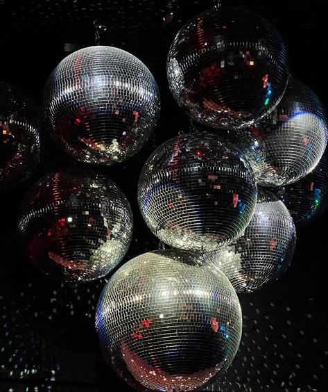 Star Girl Aesthetic, Luckiest Girl In The World, Fest Temaer, Ball Aesthetic, House Of Balloons, Mirror Ball, Disco Balls, Night Vibes, Money Aesthetic