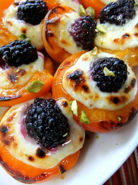 Roasted Apricots | Cooking Recipe Central Think Food, Clean Eating Snacks, Appetizer Snacks, Just Desserts, Kiwi, American Style, Blackberry, Appetizer Recipes, Mozzarella