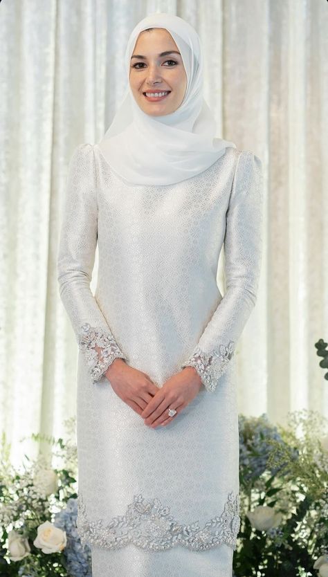 Brunei Royal Wedding, Prince Abdul Mateen, White Lace Gown, Abdul Mateen, Nikah Outfit, Nikah Dress, Wedding Dress Outfit, Engagement Ideas, Royal Engagement