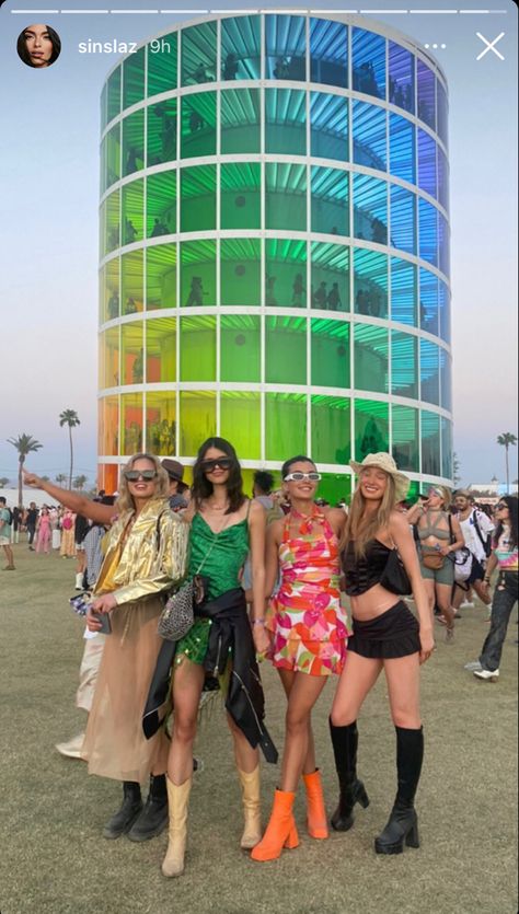 Group Coachella Outfits, Coachella Theme Party Outfit Ideas, Miami Nights Theme Party Outfit, Coachella Theme Party Outfits, Festival Themed Party Outfit, Rolling Loud Outfits Miami, Coachella Party Outfit, Coachella Inspired Party, Coachella Shoes