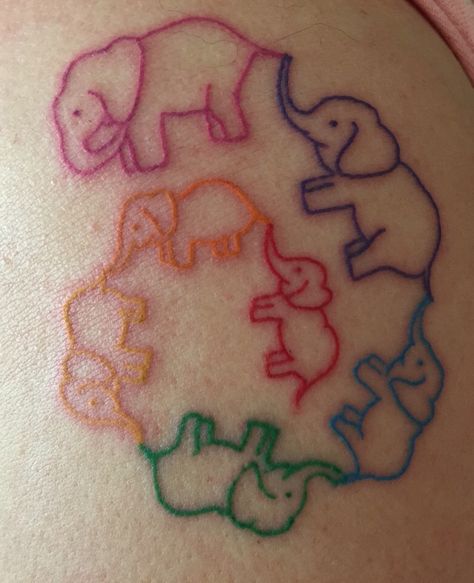 Lots Of Tattoos, Elephant Family Tattoo, Baby Elephant Tattoo, Elephant Tattoo Ideas, Tattoo Klein, Rainbow Tattoo, Rainbow Elephant, Chain Tattoo, Rainbow Tattoos