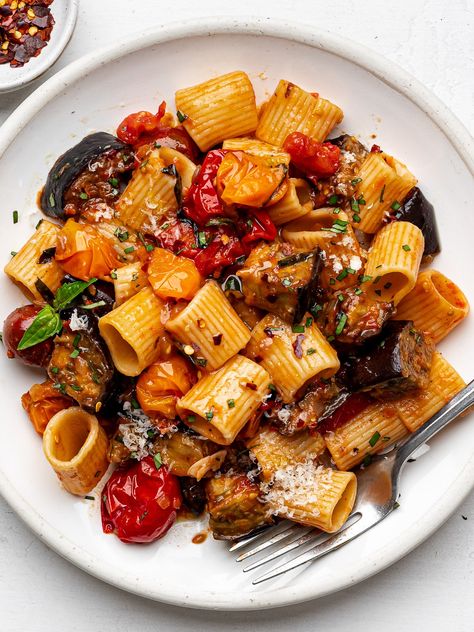 Roasted Eggplant Pasta - Sandra Valvassori Eggplant Recipes Pasta, Roasted Eggplant Pasta, Eggplant Mushroom, Fresh Tomato Pasta, Eggplant Pasta, Mushroom Recipes Pasta, Rigatoni Pasta, Roasted Eggplant, Roast Eggplant