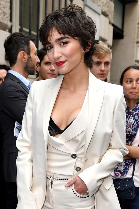 The '90s Bixie — a Hybrid of a Bob and a Pixie — Is Back and It's THE Short Hairstyle of 2022 | Allure Longer Pixie Haircut, Long Pixie Hairstyles, Really Short Hair, Rowan Blanchard, Long Pixie Cuts, Cut Her Hair, Long Pixie, Celebrity Hair Stylist, Haircut For Thick Hair