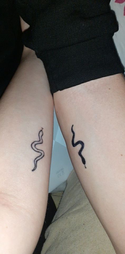 Matching Friend Tattoos Men, Matching Snake Tattoos For Best Friends, Snake Couple Tattoo, Snake Matching Tattoos, Simplistic Matching Tattoos, Matching Tattoos Stick And Poke, Matching Tattoos Snake, Silly Matching Tattoos For Best Friends, Best Friend Tattoos Boy And Girl