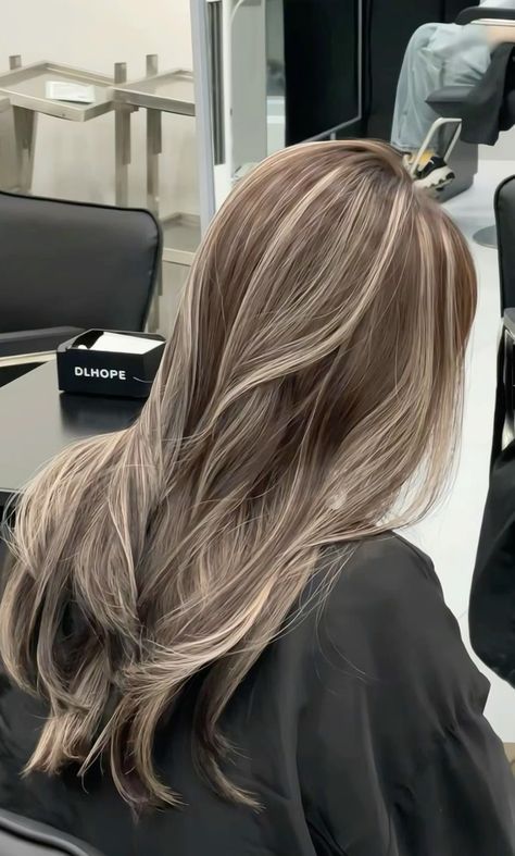 Blonde Hair Dark Eyes, Korean Hair Color, Black Hair Dye, Hair Inspiration Long, Brown Hair Dye, Brunette Hair With Highlights, Brown Hair With Blonde Highlights, Ash Blonde Hair, Blonde Hair Inspiration