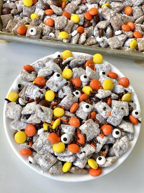 Spooky Puppy Chow, Halloween Muddy Buddies Puppy Chow, Halloween Puppy Chow Chex Mix Recipe, Halloween Muddy Buddy Recipe, Thanksgiving Puppy Chow, Gluten Free Muddy Buddies, Fall Puppy Chow, Halloween Chow, Halloween Muddy Buddies