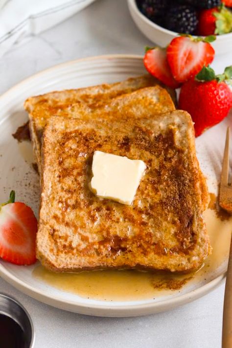 High Protein French Toast (No Protein Powder) Protein French Toast Recipe, High Protein French Toast, Yogurt Caesar Dressing, Protein Toast, Blueberry Protein Muffins, Protein French Toast, Cooking Red Lentils, High Fiber Breakfast, Caesar Pasta Salad