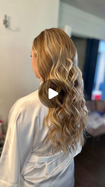 Rachyl | San Diego Bridal Hairstylist on Instagram: "Little start to finish for this bridal style! I get asked a lot if it’s possible to do the “tucked behind the ears hairstyle but without the curls being so perfect” and this is a great example of that!   Annnd Beyoncé’s new country song came on during this brides getting ready playlist last weekend and I’ve been humming it ever since 😅  Makeup by @makeupbylindajoy  . . . . #sandiegobride #sandiegobridalhair #sandiegobridalhairstylist #sandiegowedding #socalbridal #bridalhairstylist #weddinghair #weddinghairstyles #northcountyweddings #northcountybride #sdwedding #southerncaliforniawedding #reels #explore  #bridetok #brideera #beautylaunchpad #2024bride #wedgewoodweddings #wedgewoodwindmill #carlsbadwedding #carlsbadhairstylist" Wedding Hair For Bridesmaids Down, Curled Tucked Behind Ear, Wedding Hairstyles Down Tucked Behind Ears, Easy Wedding Hairstyles Down, Tuck Back Hairstyle, Bridesmaid Hair Down Tucked Behind Ears, Bridesmaid Hair Down Styles, Curled Pinned Back Hairstyles, Slicked Hair With Curls