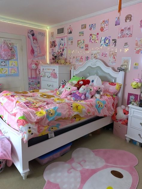 Pink Hello Kitty Bedroom, Kawaii Core Room, Jojifuku Room, Gyaru Bedroom, Hello Kitty Pink Aesthetic, Little Spaces Aesthetic, Cutecore Bedroom, Kawaiicore Room, Girl Room Aesthetic