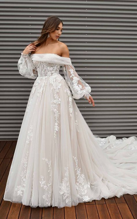 Delicate Lace Sweetheart Ballgown Wedding Dress - Martina Liana Sweetheart Ballgown, Wedding Dresses Kleinfeld, Martina Liana Wedding Dress, Ballgown Wedding Dress, Ballgown Wedding, Fairy Tale Wedding Dress, Martina Liana, Kleinfeld Bridal, Dream Wedding Ideas Dresses