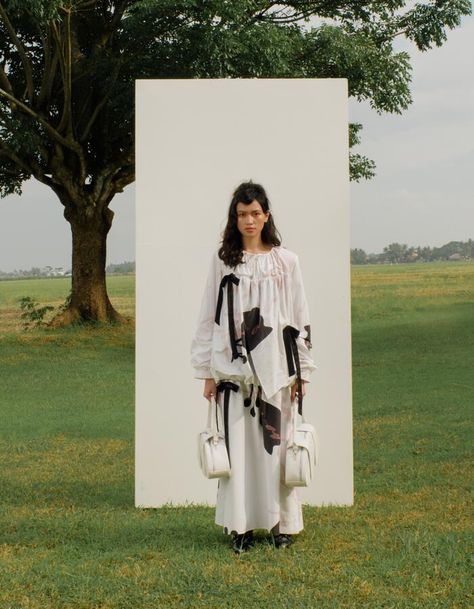 Picnic At Hanging Rock, Hanging Rock, Creative Fashion Photography, Childhood Dreams, Nature Photoshoot, Shotting Photo, Campaign Fashion, Fashion Illustration Dresses, Photoshoot Themes