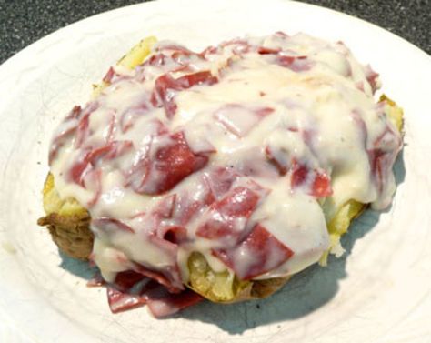 Chipped Beef Gravy & Toast | Food.com Chipped Beef Gravy, Creamed Tuna On Toast, Beef Tips Over Rice, Chip Beef Gravy, Cream Chipped Beef, Chipped Beef Recipe, Cream Chipped Beef Recipe, Creamed Chipped Beef On Toast, Chipped Beef On Toast