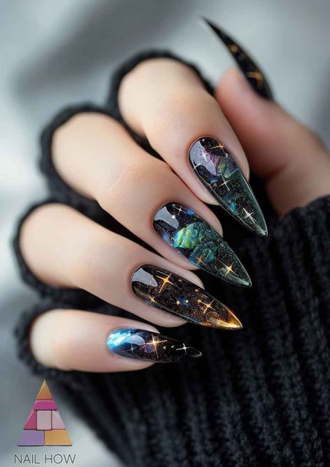 Blue Topaz Nails, Royal Blue Nails Designs, Blue Stiletto Nails, Cosmic Nails, Bow Nail Designs, Nail Art Simple, Royal Blue Nails, Statement Nail, New Years Eve Nails