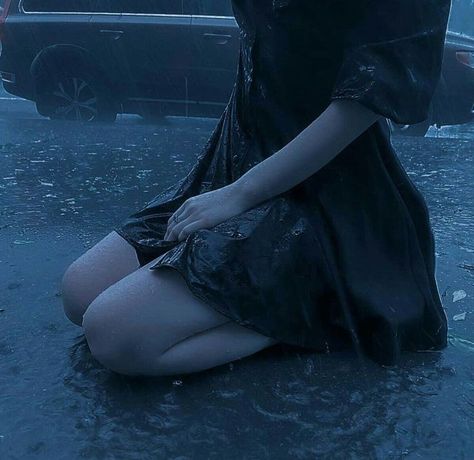 Jhin League Of Legends, Rainy Day Aesthetic, رعب نفسي, Dark Photography, Alam Yang Indah, Aesthetic Images, Aquaman, 인물 사진, On The Ground