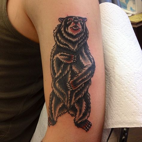 Traditional Bear Tattoo, Grizzly Bear Tattoos, Black Bear Tattoo, Nautical Tattoo Sleeve, Bear Tattoo Designs, Traditional Tattoo Inspiration, Spirit Bear, Traditional Tattoo Sleeve, Japanese Dragon Tattoos