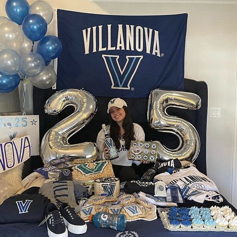 Villanova Bed Party, College Announcements, College Bed, Portrait Outfits, College Vibes, Senior Things, Bed Party, Senior Portrait Outfits, Villanova University