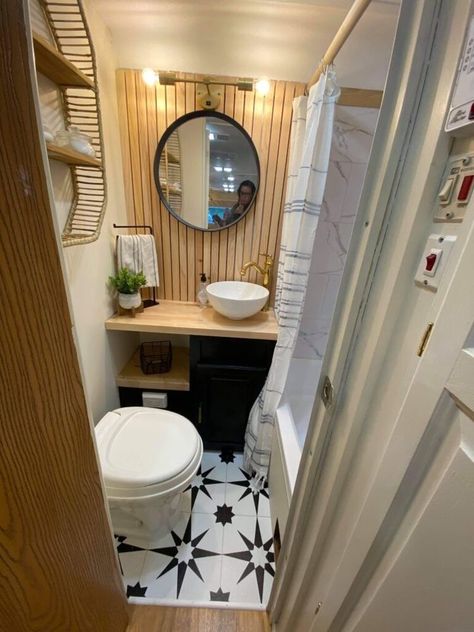 Renovated Rv Bathroom, Modern Rv Bathroom, Renovated Camper Bathroom, Toy Trailer Remodel, Modern Camper Remodel, Tiny Camper Bathroom, Rv Fireplace Ideas, Cute Rv Interior, Rv Remodel Bathroom