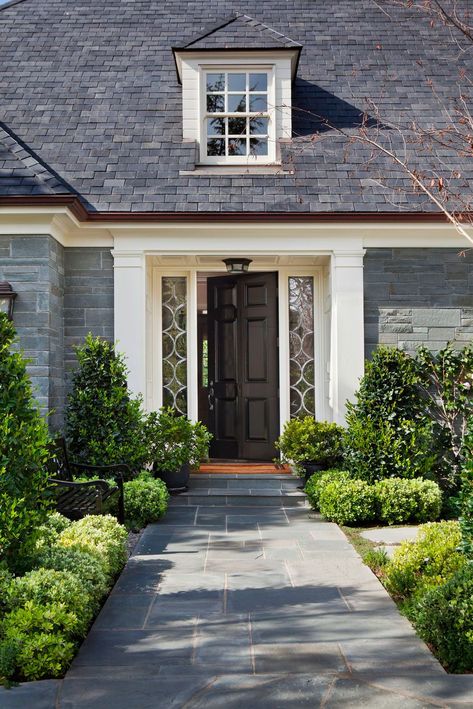 This French bluestone manor house was designed by Ward Jewell Architect, located in Brentwood Park, California. Painted Wood Ceiling, Traditional Entry, Traditional Entryway, Classic Facade, Paneled Library, Smaller Homes, Houses Exterior, Ideas Garden Design, Wood Beam Ceiling