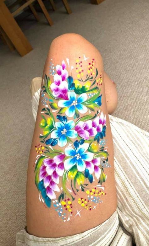 Flower Body Art, Mermaid Face Paint, Diy Face Paint, Face Painting Supplies, Face Painting Flowers, Body Painting Festival, Fairy Face Paint, Face Painting Tips, Adult Face Painting