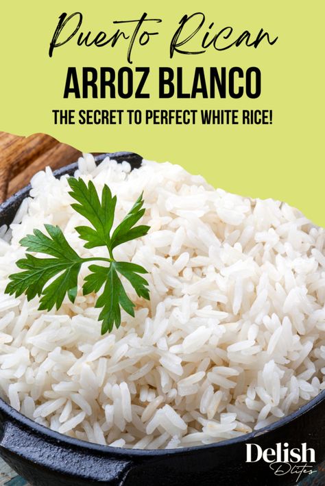 Making Puerto Rican white rice with pegao AKA the crispy rice that forms on the bottom of the pot is an artform. So crispy, so good! White Rice Puerto Rican Style, Puerto Rican White Rice Recipes, White Rice And Beans Puerto Rican, Spanish White Rice, Puerto Rican White Rice, Puerto Rican Christmas Food, Perfect White Rice, Puerto Rican Rice, White Rice Recipes