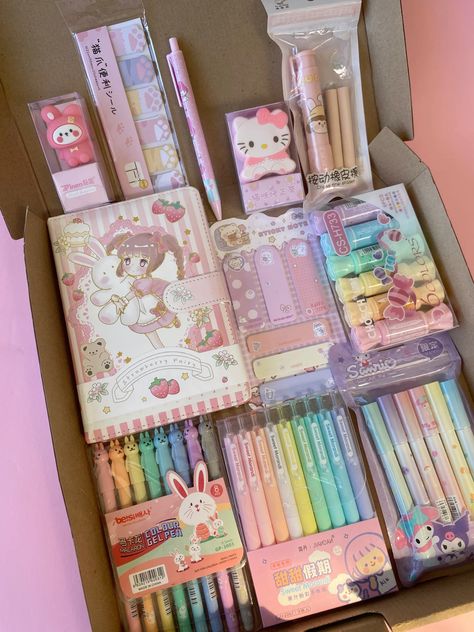 Cute Back To School Stationary, Kawaii Stationery Aesthetic, Anime Stationary Aesthetic, Cute Stationery Aesthetic, Art Supplies Aesthetic, Cute Korean Stationary Aesthetic, Regalos Aesthetic, Cute Supplies, Stationery Things