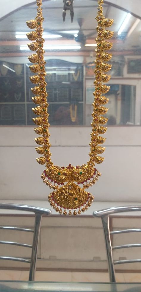 Mango Haram With Lakshmi Pendant, Long Haram Designs Indian Gold Latest, Gold Mango Haram Designs, Latest Long Chain Designs In Gold, Long Chains Indian Gold Latest, Latest Long Haram Gold Jewellery Designs, Haram Designs Gold Latest Long, Long Haram Designs Indian, Mango Haram Designs