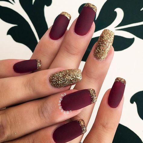 Fashionable Maroon Nails Designs to Complete Your Image ★ See more: https://naildesignsjournal.com/maroon-nails-designs/ #nails Nail Art Mariage, Maroon Nail Designs, Red Matte Nails, Red And Gold Nails, Bridal Nails Designs, Red Gel Nails, Wedding Nail Art Design, Image Nails, Maroon Nails