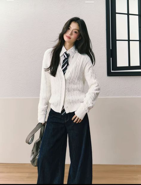 Korean Smart Casual Outfit, Museum Outfit Ideas, Geek Chic Outfits, Tie Styling, Classic Elegant Style, Clueless Outfits, Outfits Classy, Casual Work Outfit, Matches Fashion