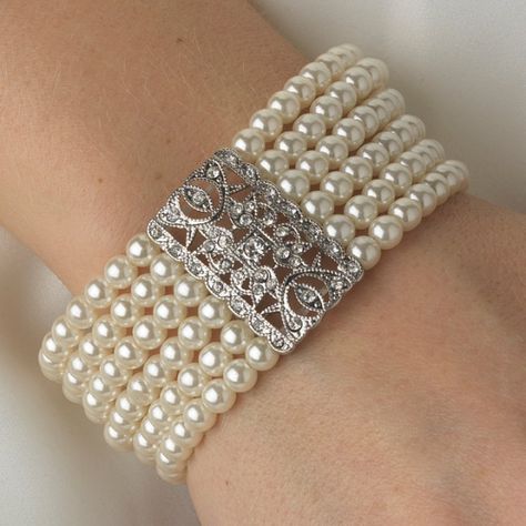 Macrame Colar, Pearl Bracelets, Pearls Diy, Bridal Fashion Jewelry, Pearl And Lace, Swarovski Earrings, Exquisite Jewelry, Bridesmaid Jewelry, Diamond Bracelets