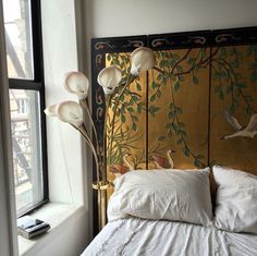 chinoiserie screen as a headboard // Bedroom Decorating Ideas Pink Palace, Nyc Apartment, Dream Spaces, Eclectic Style, Asian Style, Interior Inspo, My New Room, Cheap Home Decor, House Stuff