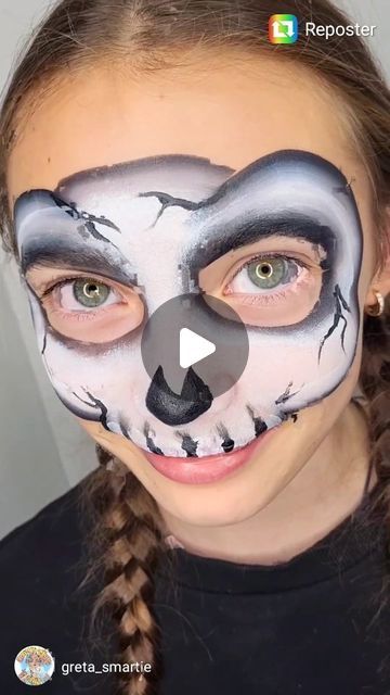 Skull Face Paint Easy, Halloween Face Painting Ideas, Easy Halloween Face Painting, Skeleton Face Paint, Halloween Fx, Skull Face Paint, Painting School, Painting Practice, Face Painting Easy