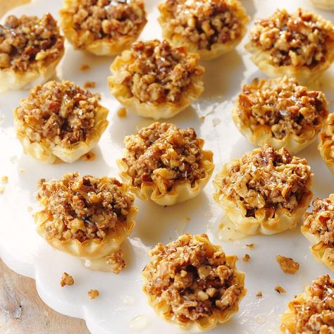 Mini Baklava, Baklava Bites, Baklava Dessert, Pecan Pie Bites, Phyllo Cups, Mini Pecan Pies, Baklava Recipe, Pie Bites, Thumbprint Cookies