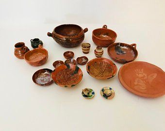 Miniature mexican pottery | Etsy Miniature Mexican Kitchen, Red Clay Pottery, Amazing Miniatures, Mexican Kitchen, Mexican Kitchens, Miniature Things, Mexican Pottery, Curio Cabinet, Small Bowl