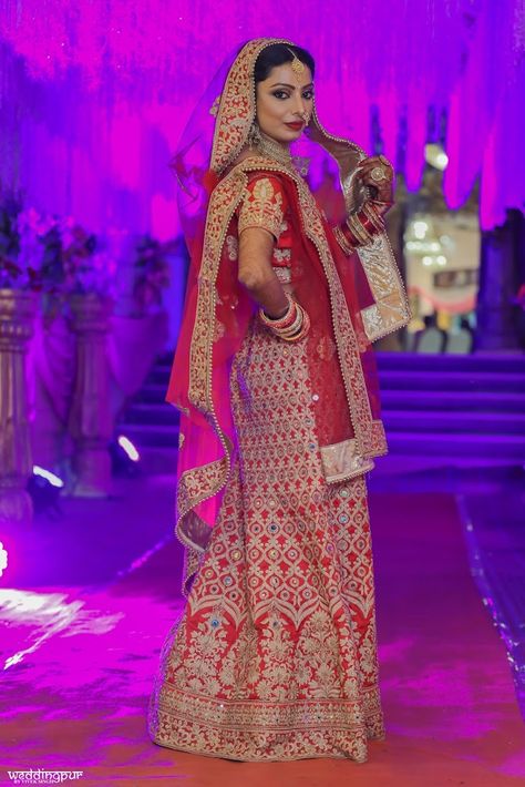 Red Indian Wedding Dress, Modern Indian Dress, Red Indian Wedding, Anarkali Lehenga Gowns, Chiffon Anarkali, Red Wedding Lehenga, Lehenga Pink, Red Carpet Dresses Best, Red Lehenga Choli