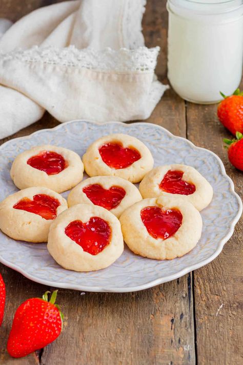 Heart Jam Cookies (Shortbread Thumbprint) Butter Cookies With Jam, Apple Butter Cookies, Heart Thumbprint, Shaped Cookies Recipe, Cookie Slice, Cookies With Jam, Pumpkin Cheesecake Cookies, Apple Oatmeal Cookies, Biscotti Recipes