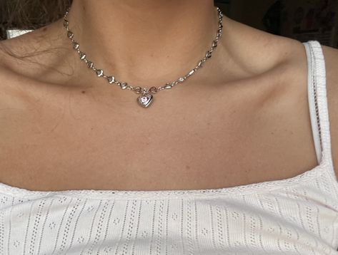 Silver Heart Necklace Feminine Style, Brandy Melville Heart Necklace, Silver Heart Choker With Heart Charm, Silver Heart Necklace In Grunge Style, Coquette Necklace Silver, Heart Necklace, Piercings, Silver, How To Wear