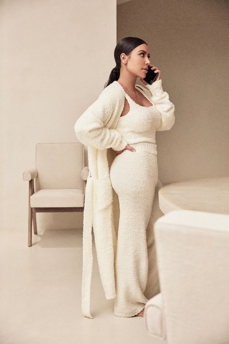 Kim Kardashian SKIMS Cozy Collection Campaign | Fashion Gone Rogue Kim Kardashian Blazer, Kim Kardashian Meme, Urban Outfitters Outfit, Skims Outfit, Best Loungewear, Jogger Outfit, Lounge Outfits, Kim Kardashian Outfits, Kardashian Outfit