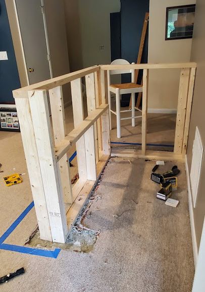 Diy Bar Build, How To Build A Bar Diy, Diy Corner Bar, L Shaped Bar Plans, Diy Indoor Bar, Build A Home Bar, Bar Building Plans, Diy Bar Plans, L Shape Bar