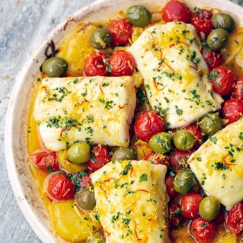 Hake Bake Recipe, Hake Recipes Baked, Keto Hake Fish Recipe, Fish Recipes Hake, Baked Hake Recipes Dinners, Hake Fish Meals Ideas Dinners, Healthy Hake Fish Recipes, Hake Medallions Recipe, Hamour Fish Fillet Recipe